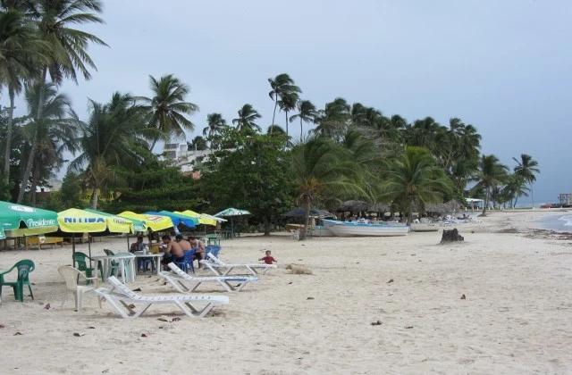 playa guayacanes republica dominicana